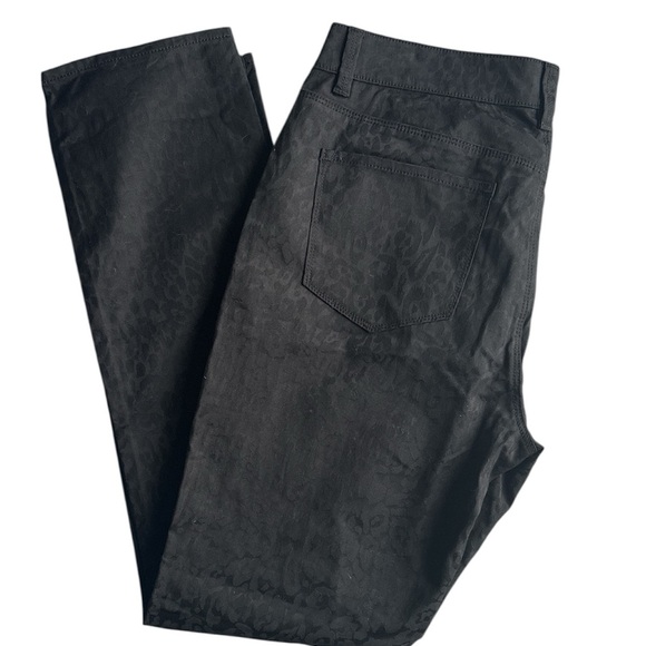 Ann Taylor Curvy Fit Leopard Print 5-Pocket Jean in Black Size 10 EUC - Picture 1 of 9